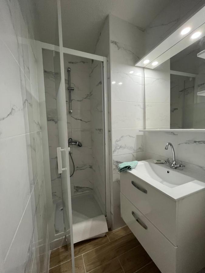 וילנב-לובה Appartement 2 Pieces En Rez De Jardin Avec Parking Et Piscine מראה חיצוני תמונה